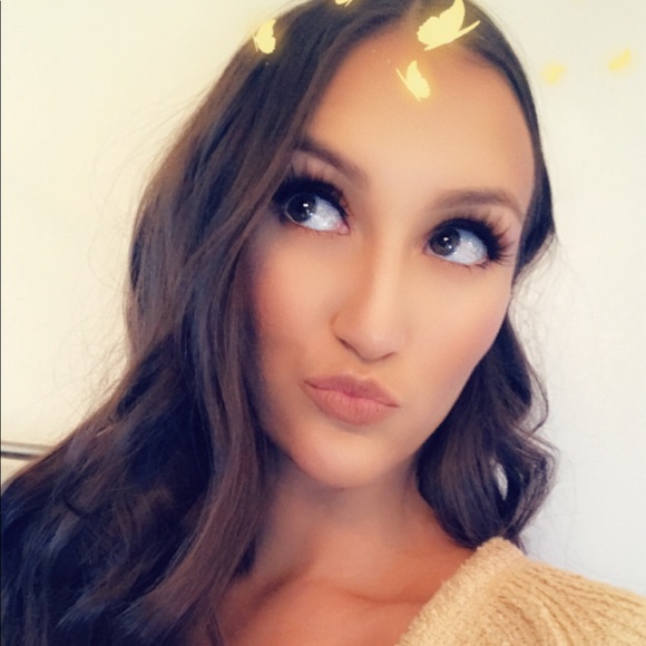 Meet your Posher, Alexis - Picture 1 of 1